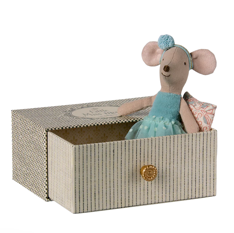 Dance mouse in daybed, Little sister Mint by Maileg