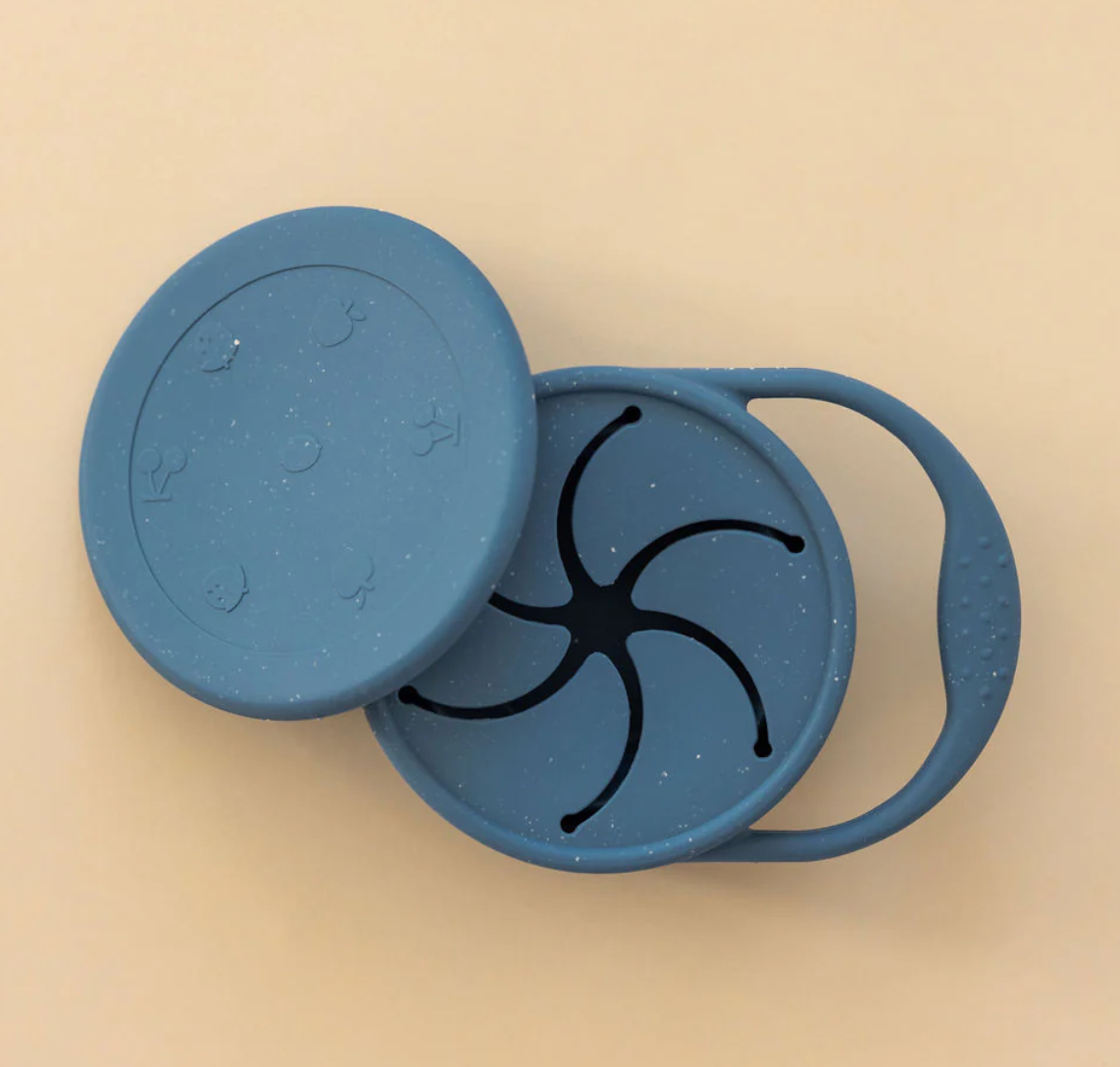 Snack bowl with lid by Minika