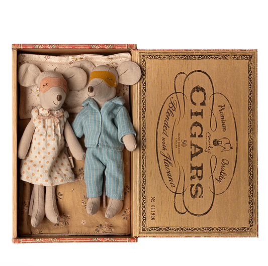 2025  Mum & Dad in cigarbox by Maileg