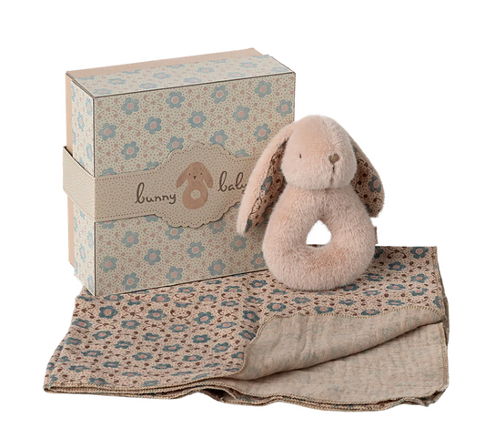 Bunny rattle set - Powder by Maileg