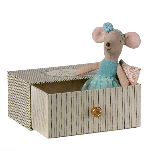 Dance mouse in daybed, Little sister  Mint by Maileg
