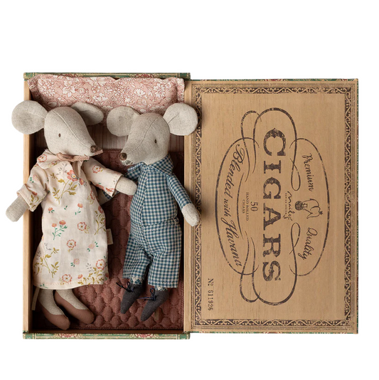 2026 Grandma and grandpa mice in cigarbox by Maileg