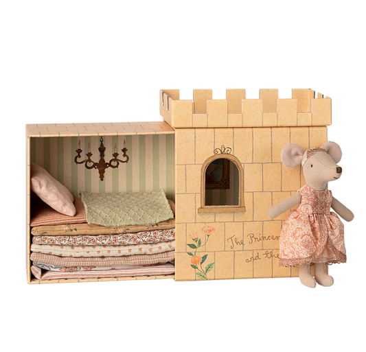 Maileg Princess and the pea Green Blanket, Big Sister Mouse