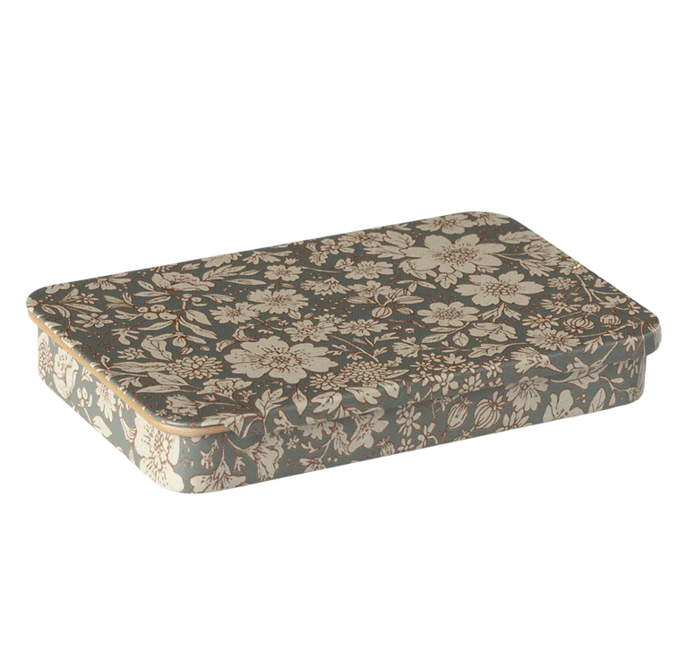 Metal box w. sliding lid, Blossom - Blue by Maileg