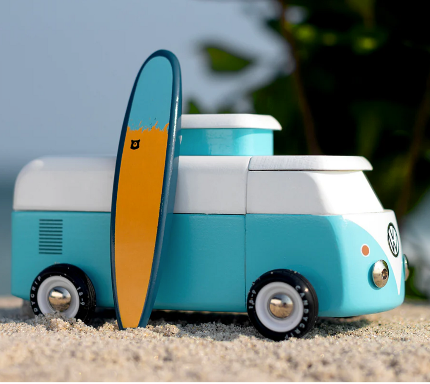 VW Beach Bus Ocean by Candylab