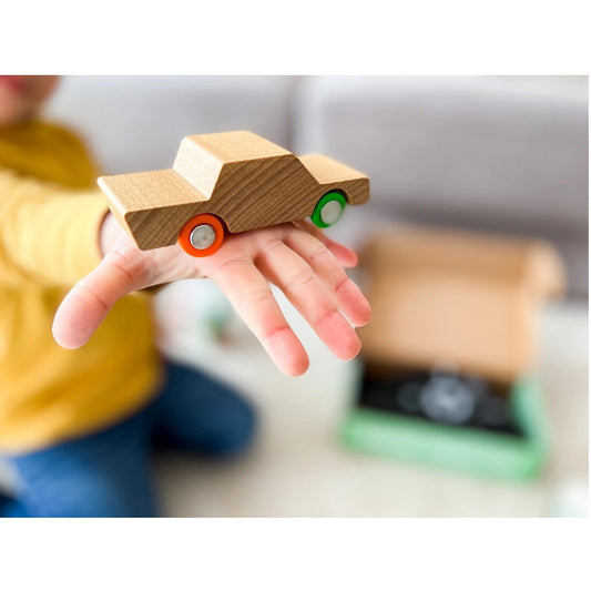 Highway Set With Car - 24 Tracks  By Waytoplay