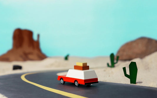 Candycar Wagon with luggage By Candylab